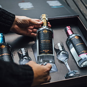 Ούζα - Τσίπουρα - Αποστάγματα